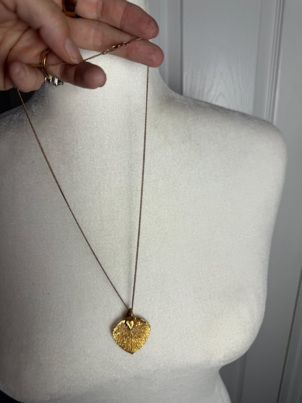 Vintage Gold Dipped Leaf Pendant Necklace - Picture 3 of 4